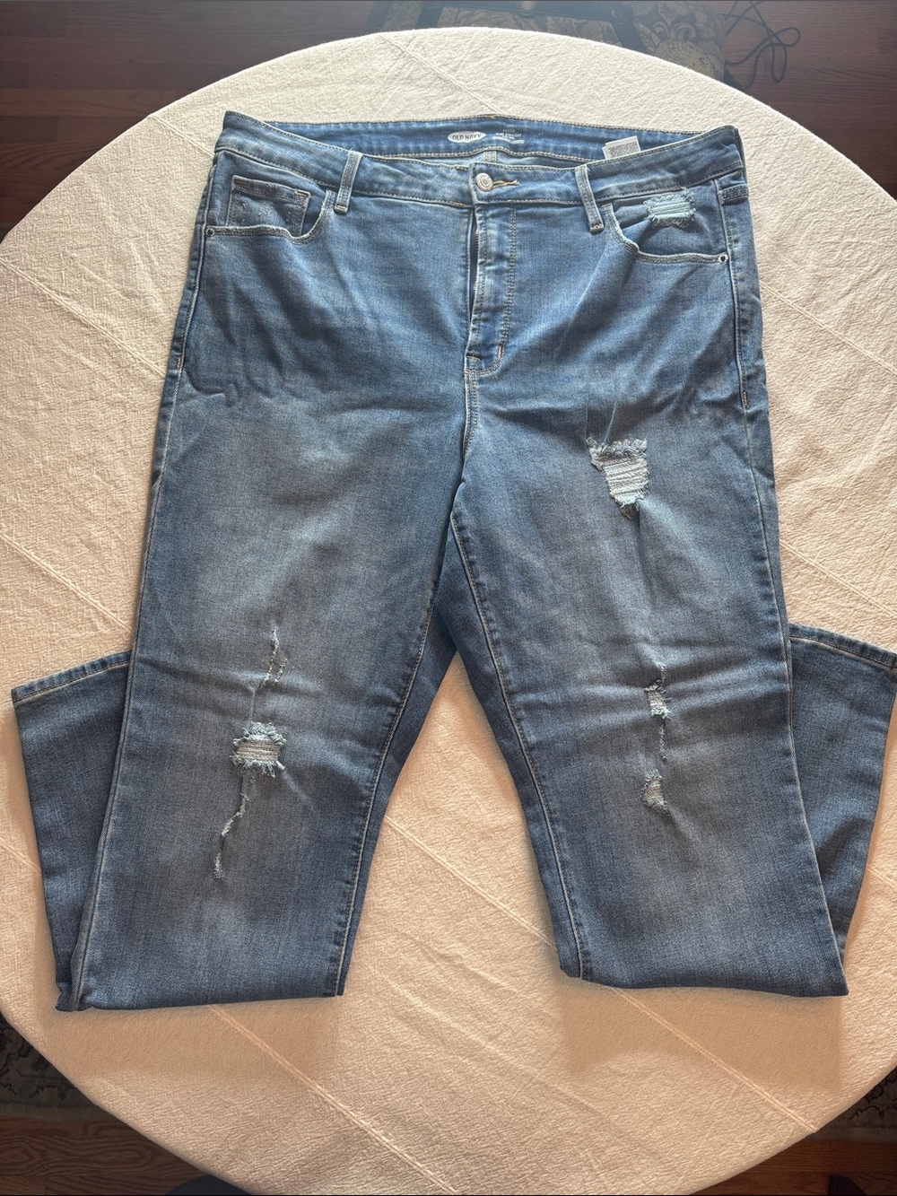 Old Navy Distressed Straight-Leg Jeans in Medium Blue